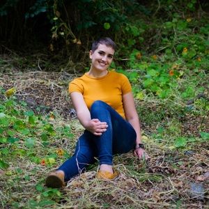 Meet your Posher, Emily